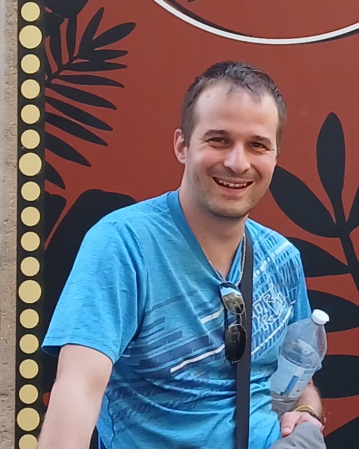 Portrait de Jonathan Laffont, comédien de L'Art Semeur